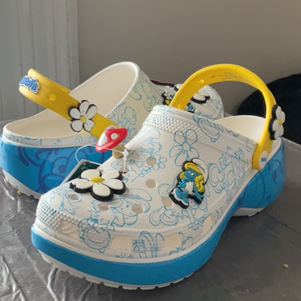 Smurfette Platform Crocs Collab - Picture 2 of 12